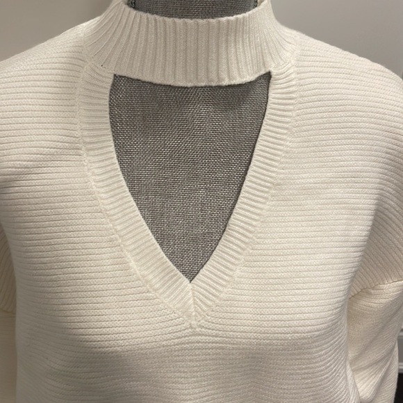 Gorgeous Ivory Sweater - Picture 2 of 7